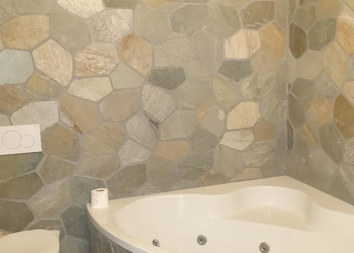 Lägenhet Beau Avec Piscine Et Terrasse A Montana Crans-Montana