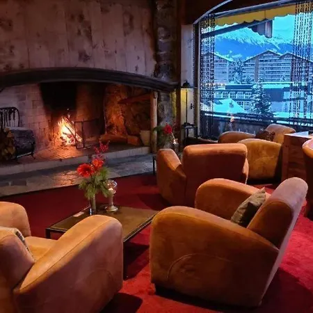 Апартаменты Beau Avec Piscine Et Terrasse A Montana