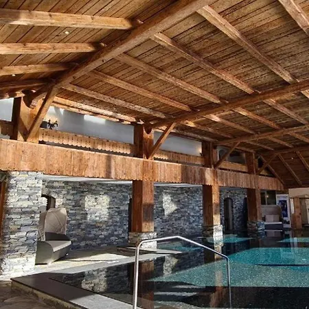 Апартаменты Beau Avec Piscine Et Terrasse A Montana Кран-Монтана