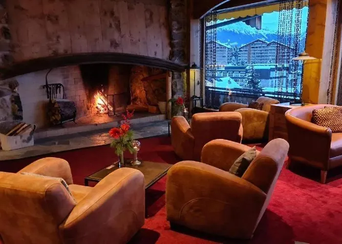 Апартаменты Beau Avec Piscine Et Terrasse A Montana